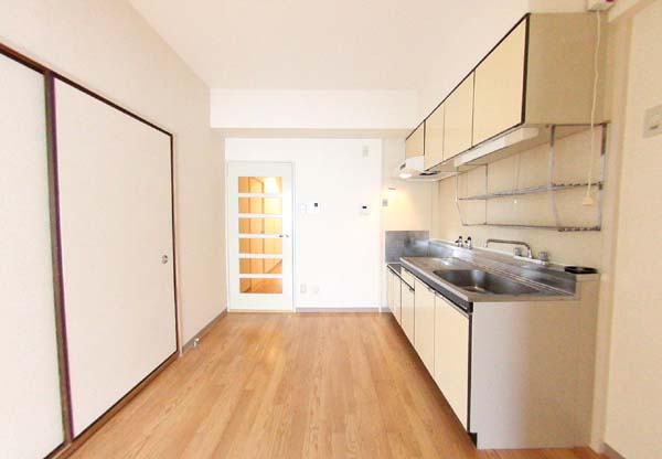 居室・リビング　こちらのリビングで趣味の時間をお楽しみください