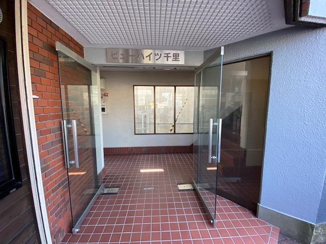 エントランス　落ち着いたエントランスです