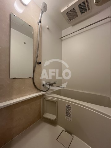 バス・シャワールーム　エスリード新大阪ラヴァーグ　浴室