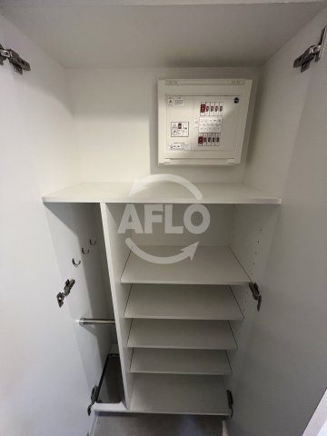 玄関　エスリード新大阪ラヴァーグ　玄関