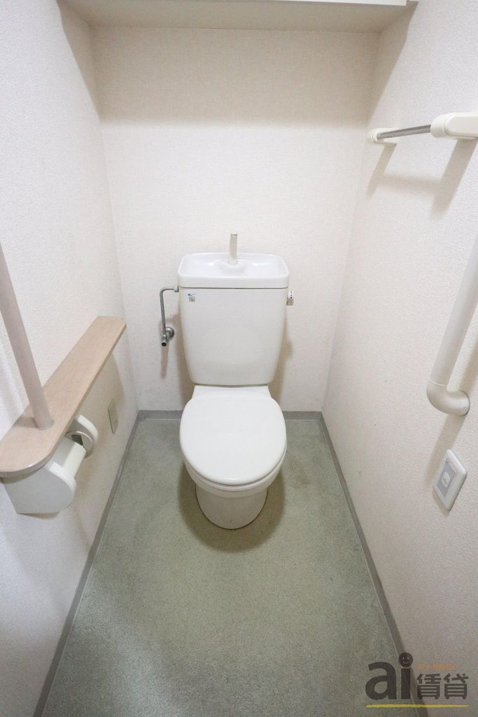 トイレ　※別号室写真です