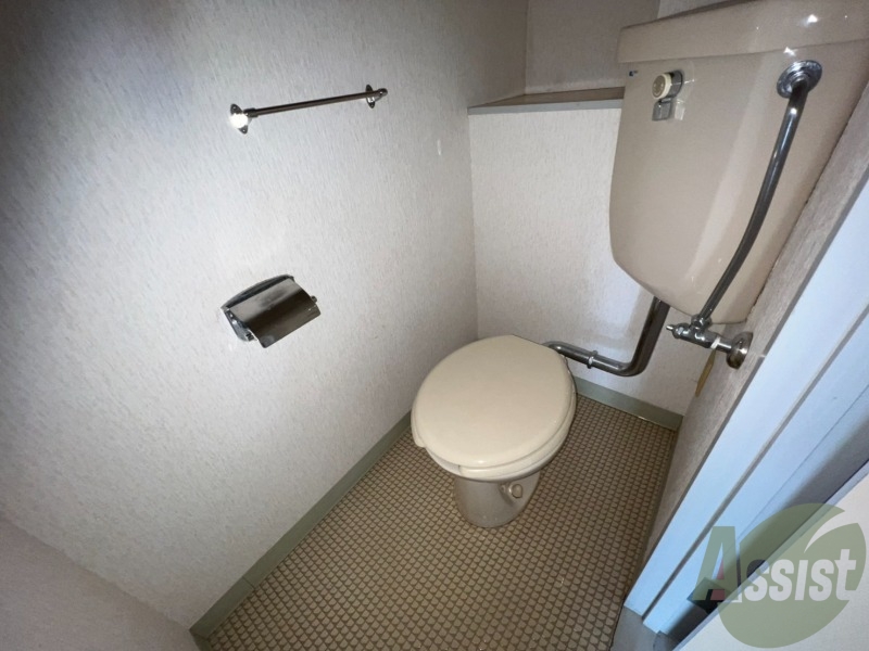 トイレ　トイレとお風呂が別なので清潔に使えて嬉しいですね。