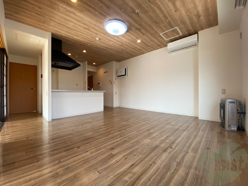 居室・リビング　広くてキレイなお部屋が広がっていて、充実した生活が送れそう。