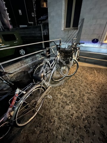 その他設備　CINQ APARTMENT 駐輪場