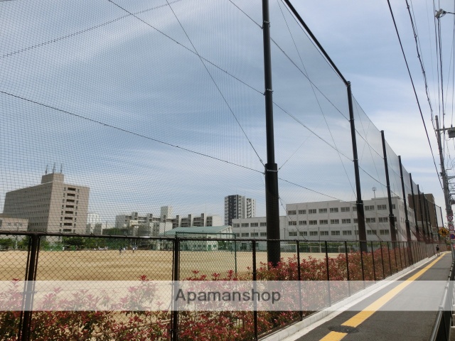 中学校　高槻市立第四中学校（中学校）まで1212m