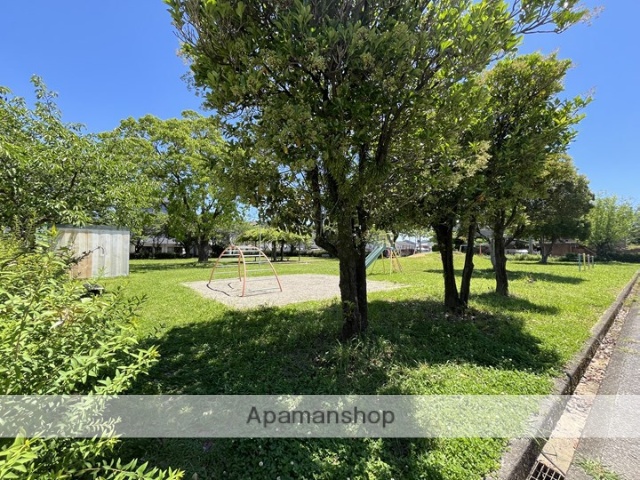 公園　新田公園（公園）まで180m