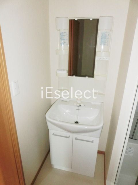 洗面設備　毎日使う独立洗面台です。