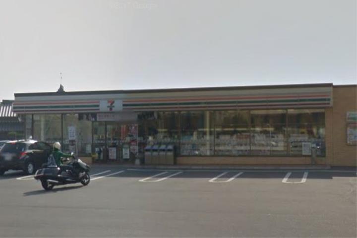 コンビニ　セブンイレブン（コンビニ）まで333m