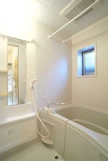 バス・シャワールーム　落ち着いた空間のお風呂です