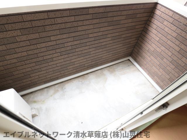 バルコニー　開放的で明るい空間を演出してくれるバルコニーです