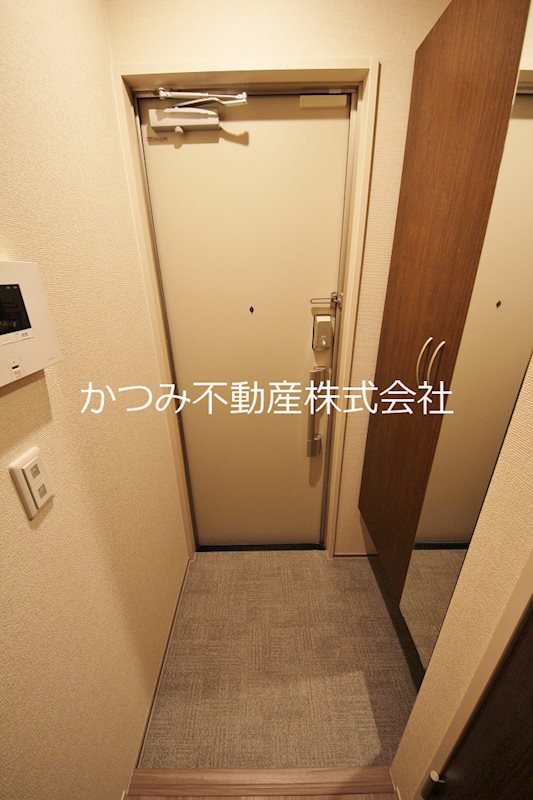 玄関　※別号室参考写真