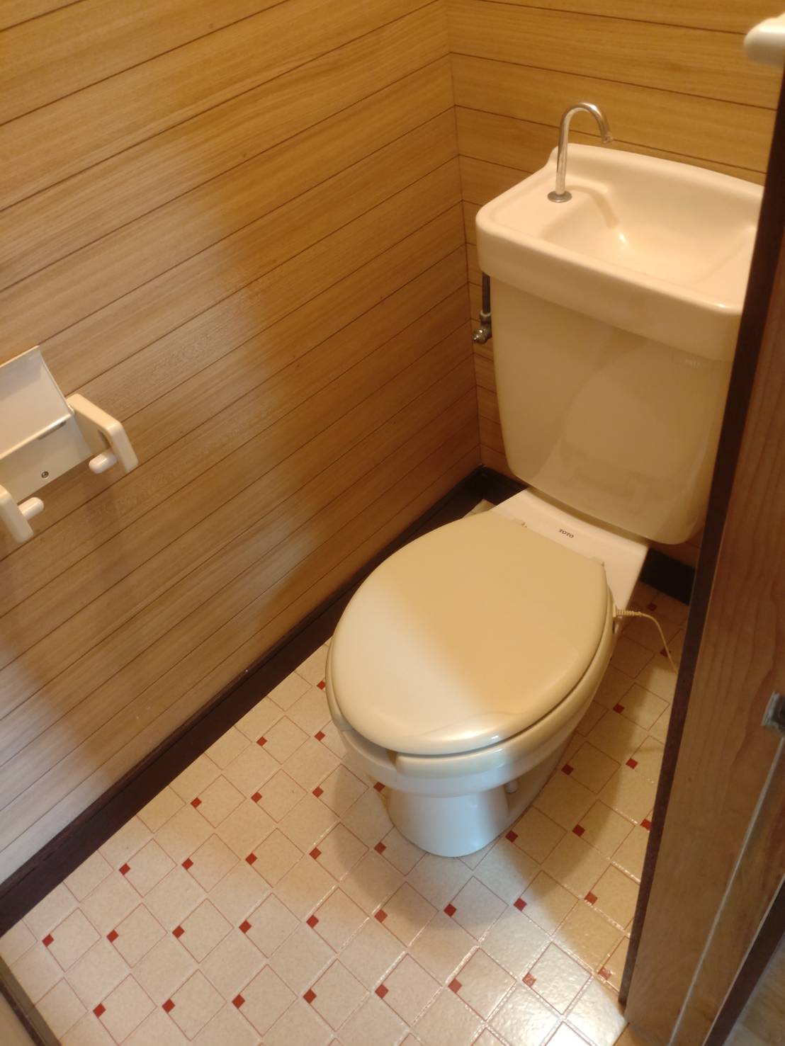 トイレ　※写真は別部屋同タイプ