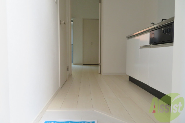 玄関　玄関から見た景色はこちらです。スッキリして良い感じです。