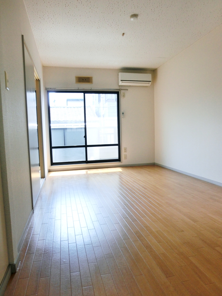 居室・リビング　※別部屋参考写真☆最上階・角部屋・三面採光☆