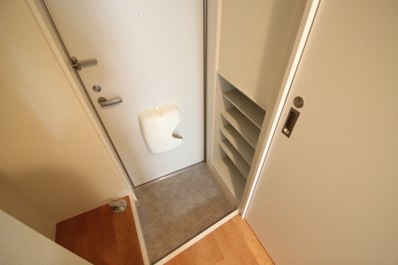 玄関　※別部屋の写真です