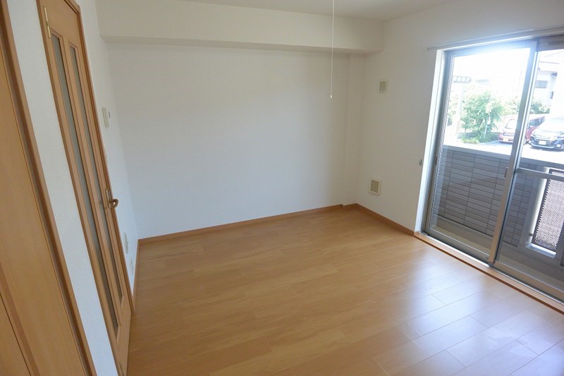 居室・リビング　フローリング仕上げ