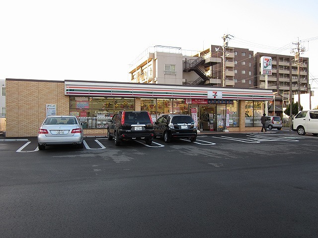 コンビニ　セブンイレブン四日市中川原1丁目店（コンビニ）まで436m