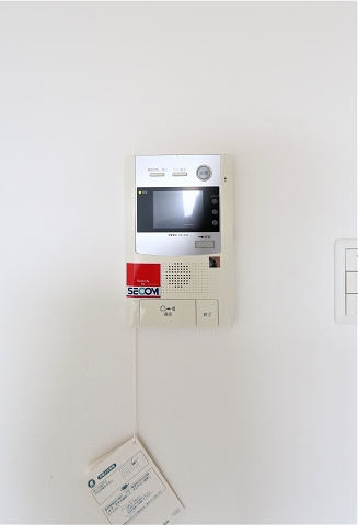 セキュリティ　セコム対応のモニターフォンで安心です
