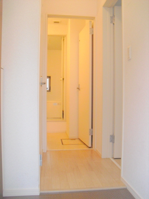 玄関　玄関から室内へ