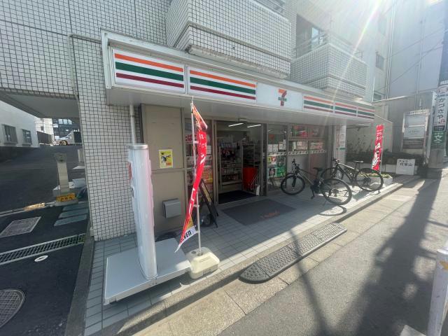 コンビニ　セブンイレブン代官山駅東店（コンビニ）まで73m