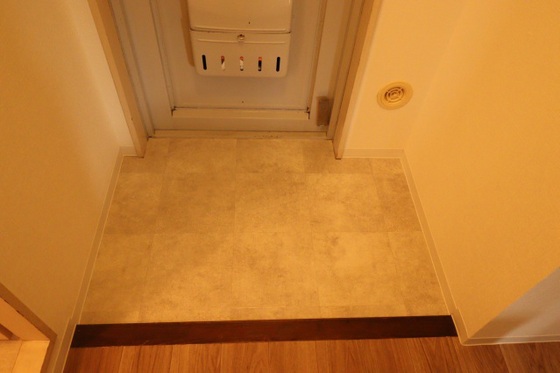 玄関　※別号室の写真です