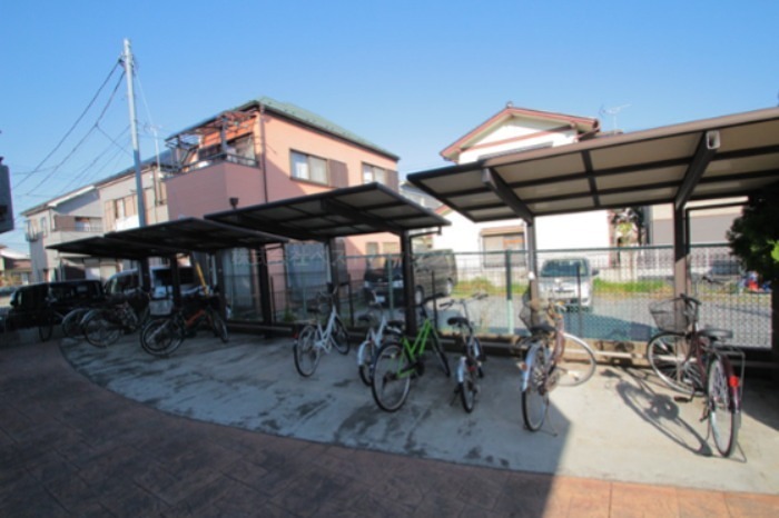 その他共有部分　屋根付きの駐輪場です