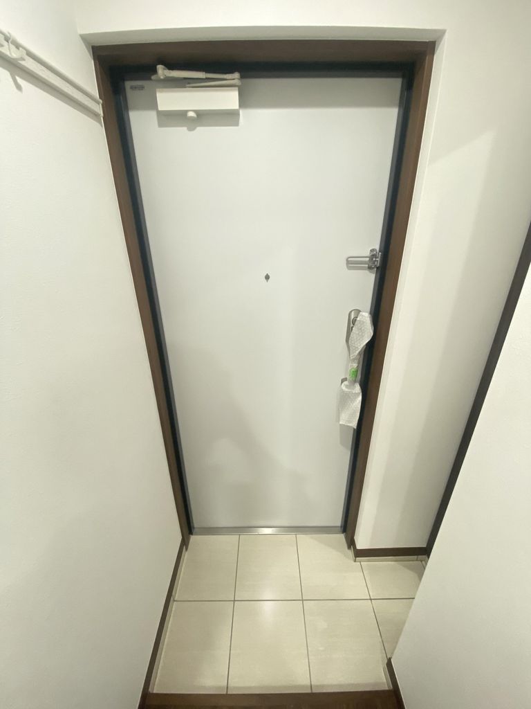 玄関　お部屋探しはタウンハウジングへ♪
