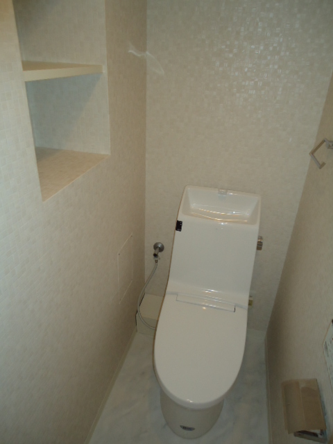 トイレ　清潔感のあるトイレです（違う階のお部屋です）