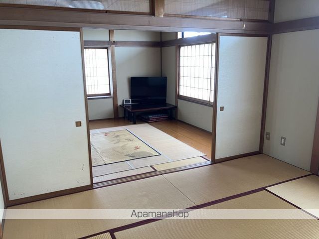 店舗付住居の居間写真