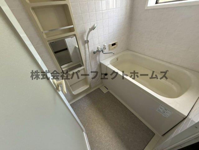 バス・シャワールーム　ゆったり過ごせるお風呂です