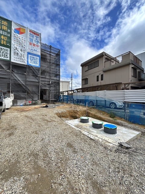 駐車場　外観（建設中）