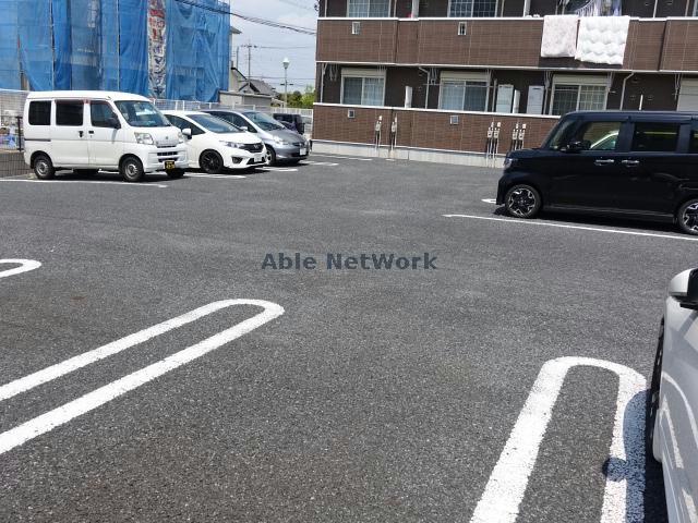 駐車場　駐車場