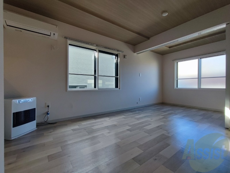 居室・リビング　広くてキレイなお部屋が広がっていて、充実した生活が送れそう。