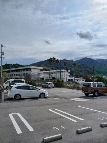 駐車場　駐車場に車を止められます