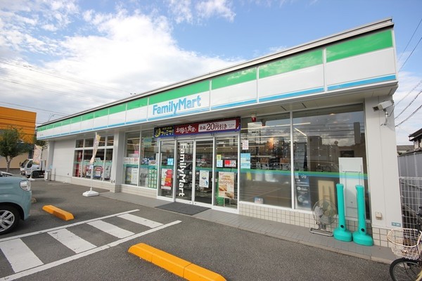 コンビニ　ファミリーマート安宅二丁目店（コンビニ）まで238m