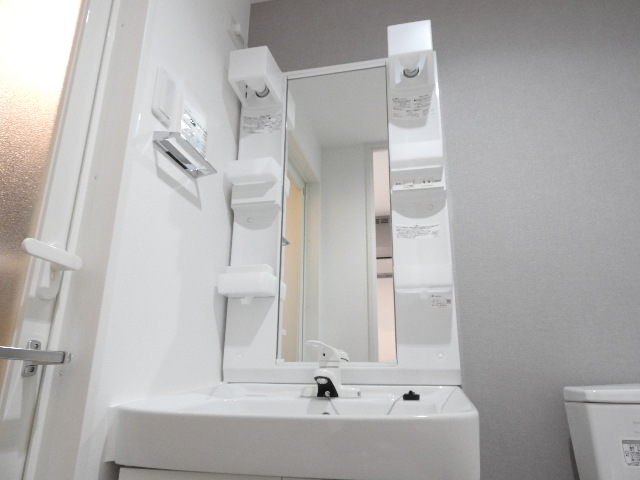 洗面設備　他のお部屋の参考写真となります。