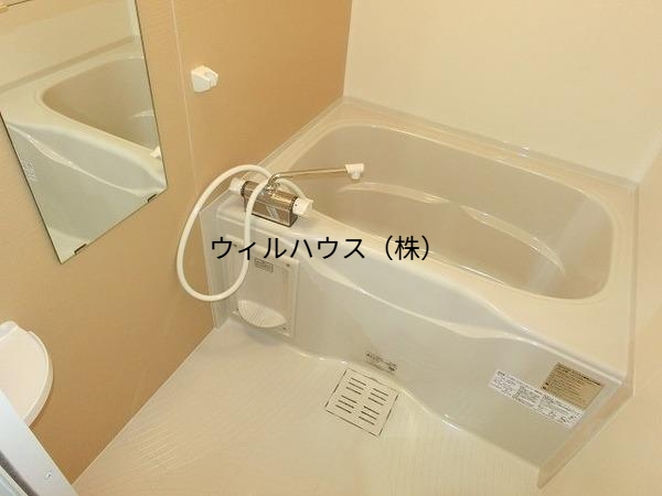 バス・シャワールーム　浴室乾燥機付きバス！