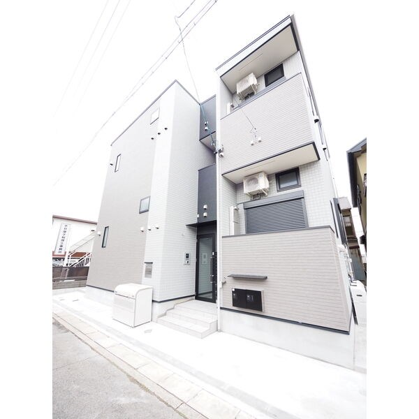 建物外観　外観　オートロック付　宅配ＢＯＸ有り