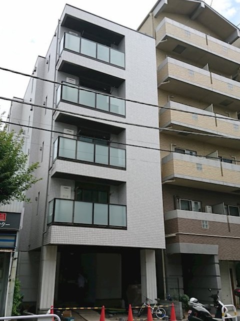 建物外観　５階建ての賃貸マンション