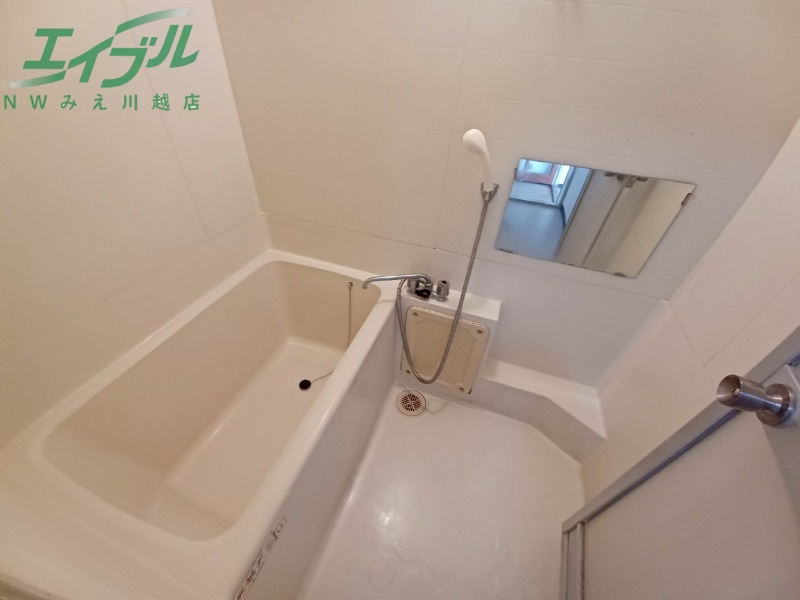 バス・シャワールーム　同物件別部屋の写真