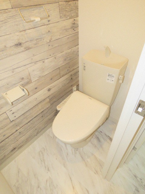 トイレ　ウォシュレット付きで、気持ちよくお使いいただけます♪