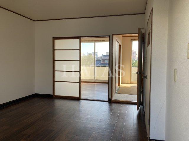 居室・リビング　同物件別部屋です。（間取り反転）