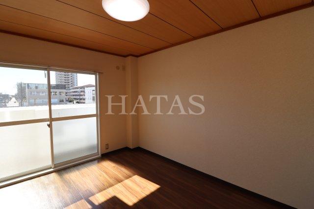 居室・リビング　同物件別部屋です。