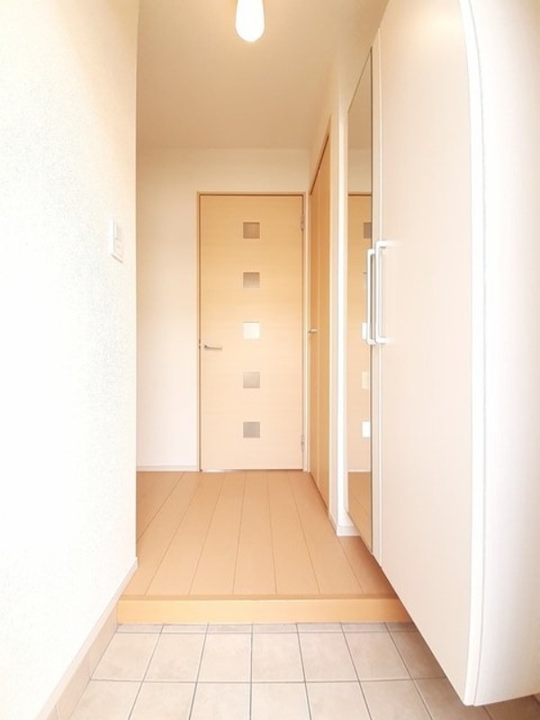 玄関　図面と現状に相違がある場合には現状を優先
