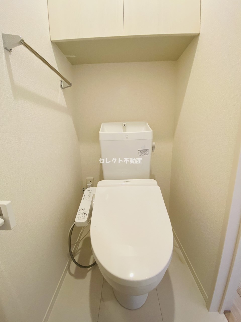 トイレ　温水洗浄便座完備です☆