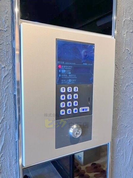 エントランス　人気のオートロック付きマンションです♪