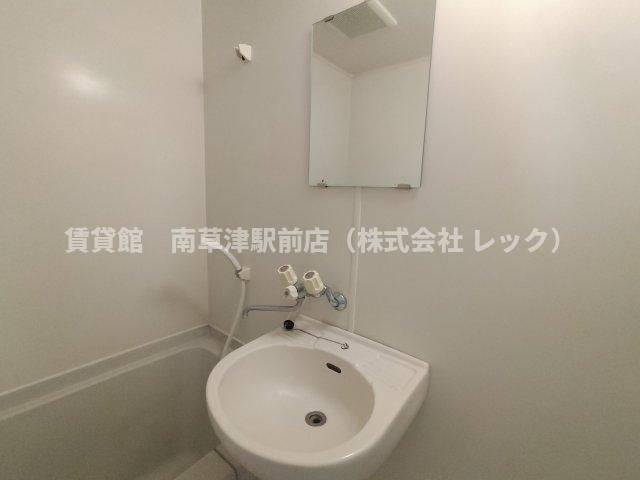 洗面設備　同建物内の別室写真となります。