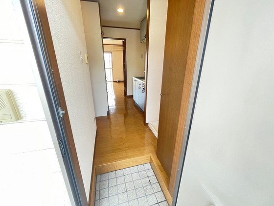 玄関　※別部屋の写真です