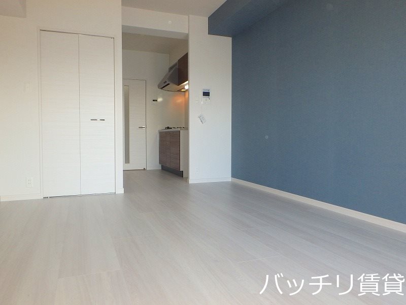 居室・リビング　別号室の画像。現況を優先します。