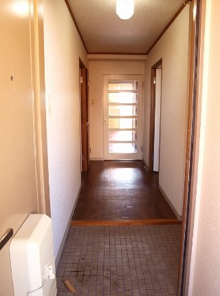 玄関　福岡の賃貸ならトーマスリビング原田店へ